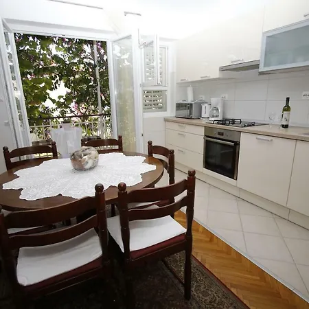 Apartment Grozdic Makarska