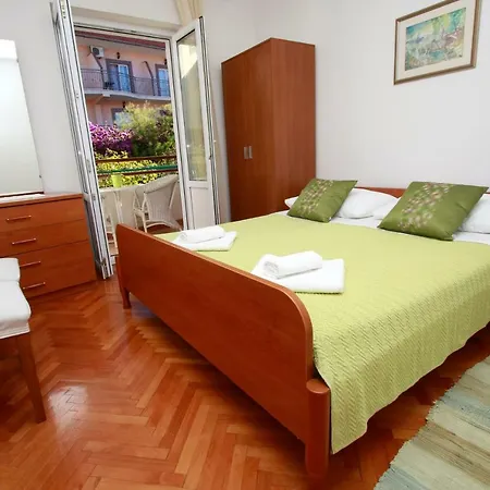 Grozdic Makarska